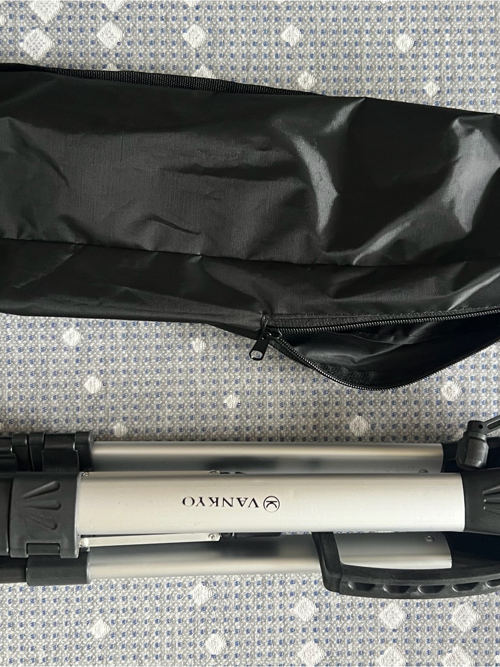Vankyo Tripod Projector